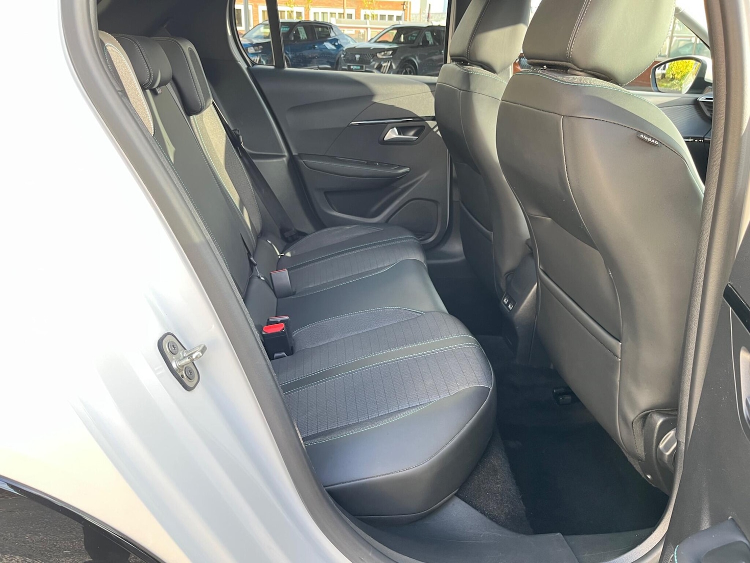 Used Peugeot E-208 2021 for sale - 76613350: Photo 16