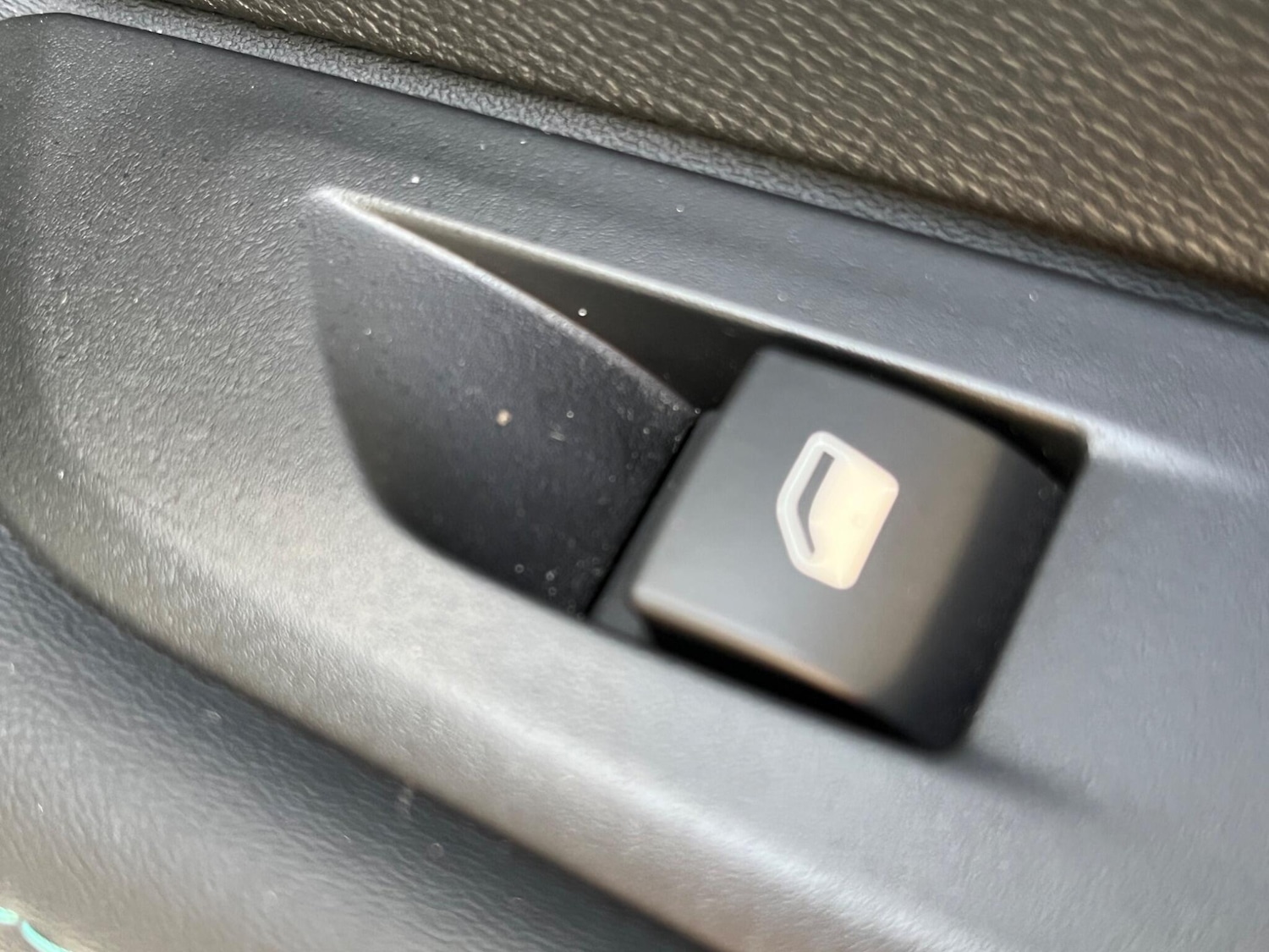 Used Peugeot E-208 2021 for sale - 76613350: Photo 25