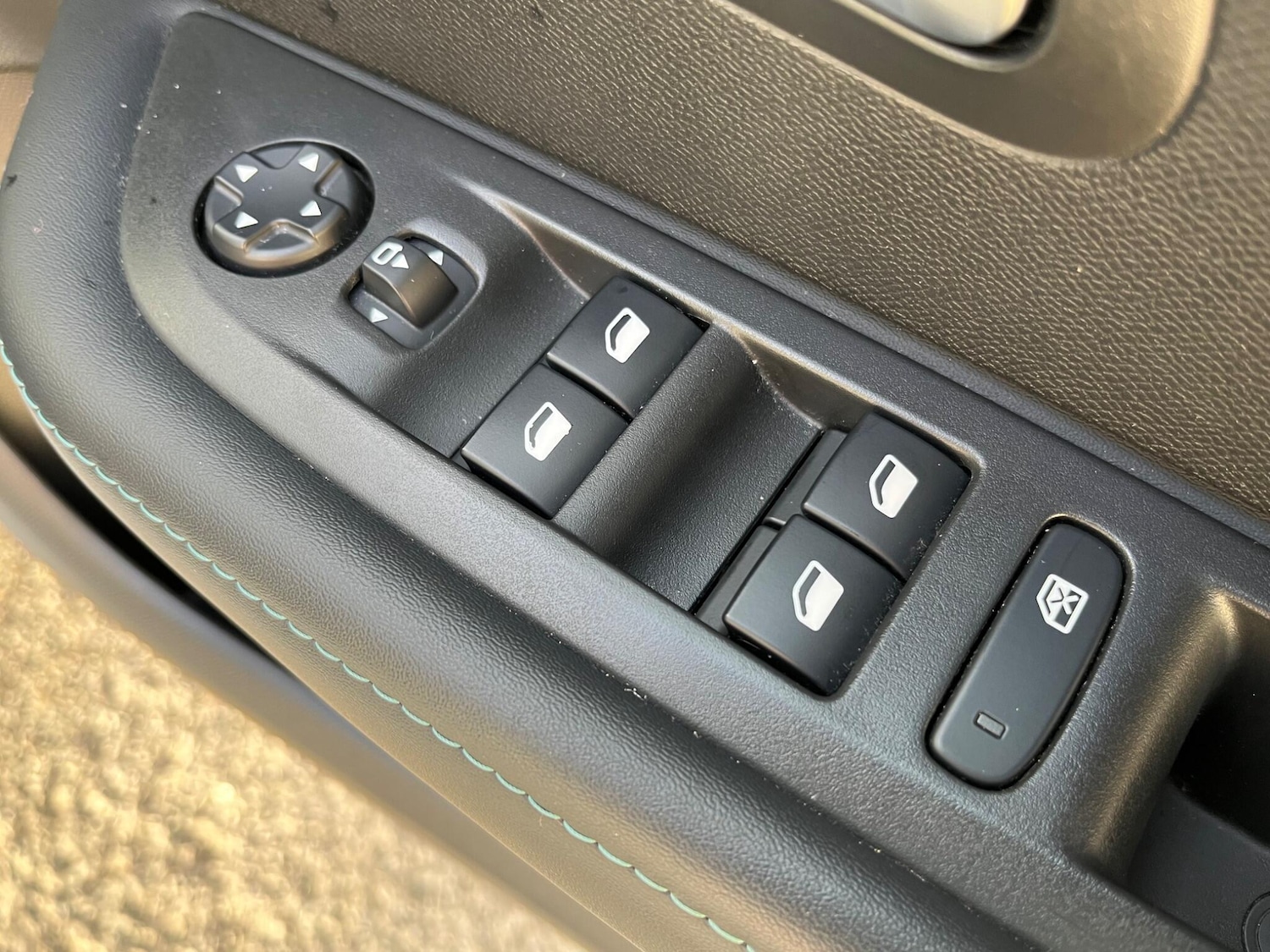 Used Peugeot E-208 2021 for sale - 76613350: Photo 29