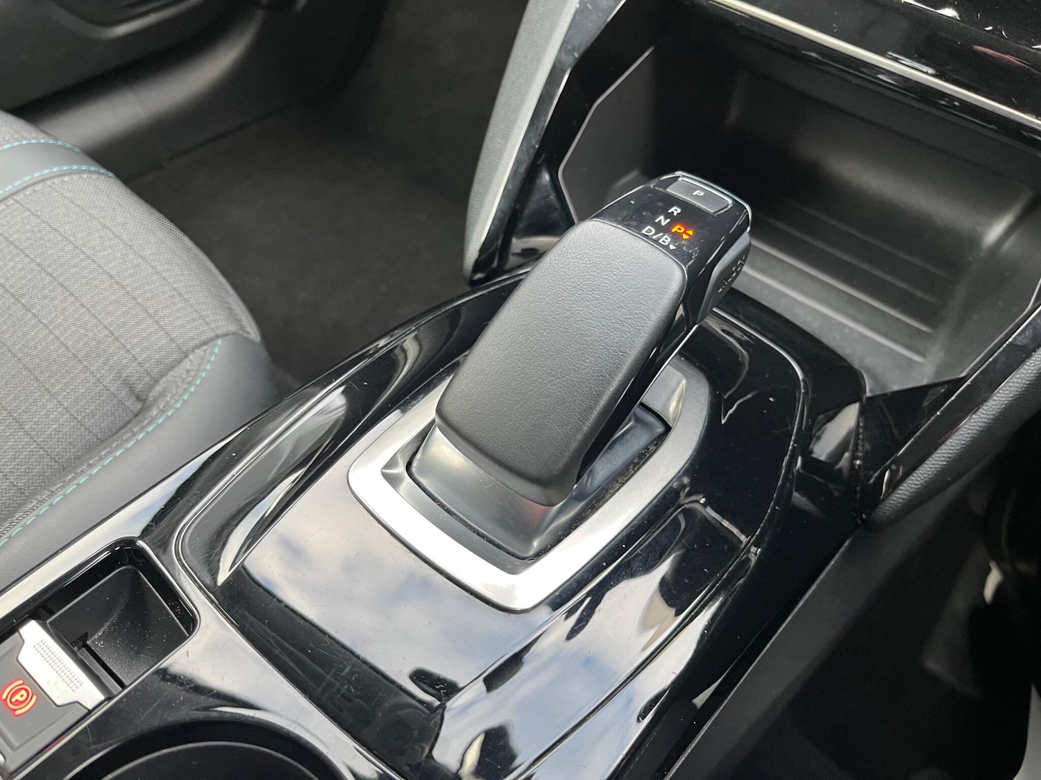 Used Peugeot E-208 2021 for sale - 76613350: Photo 42