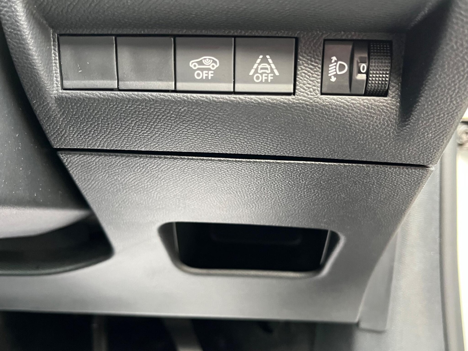 Used Peugeot E-208 2021 for sale - 76613350: Photo 52