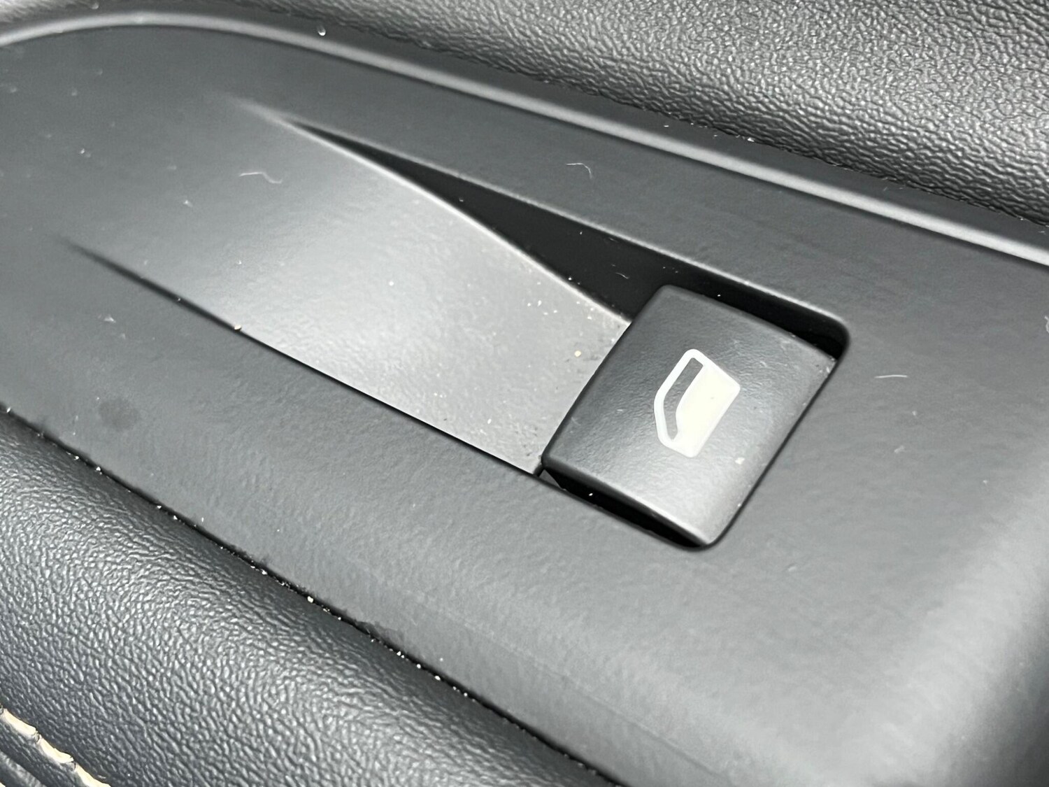 Used Peugeot 3008 2020 for sale - 76499740: Photo 24