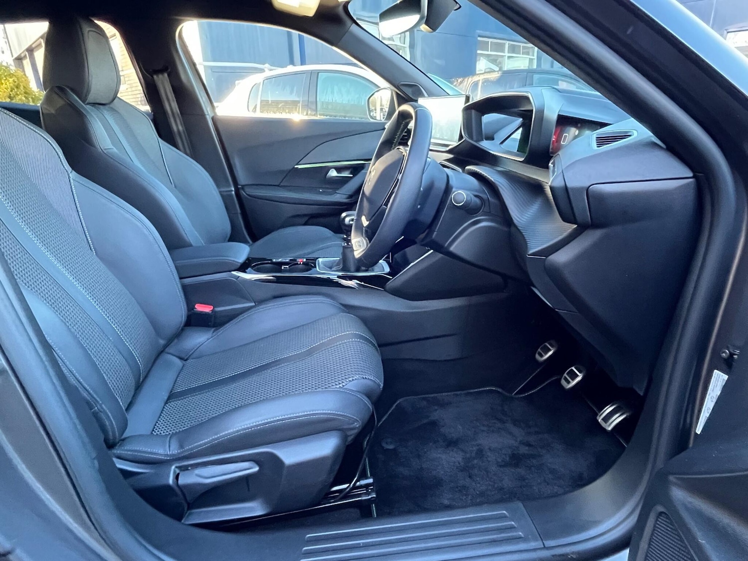 Used Peugeot 2008 2022 for sale - 76689301: Photo 13