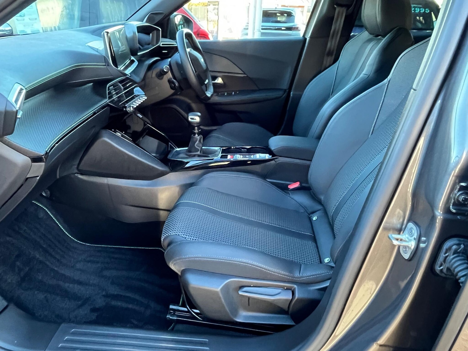 Used Peugeot 2008 2022 for sale - 76689301: Photo 31