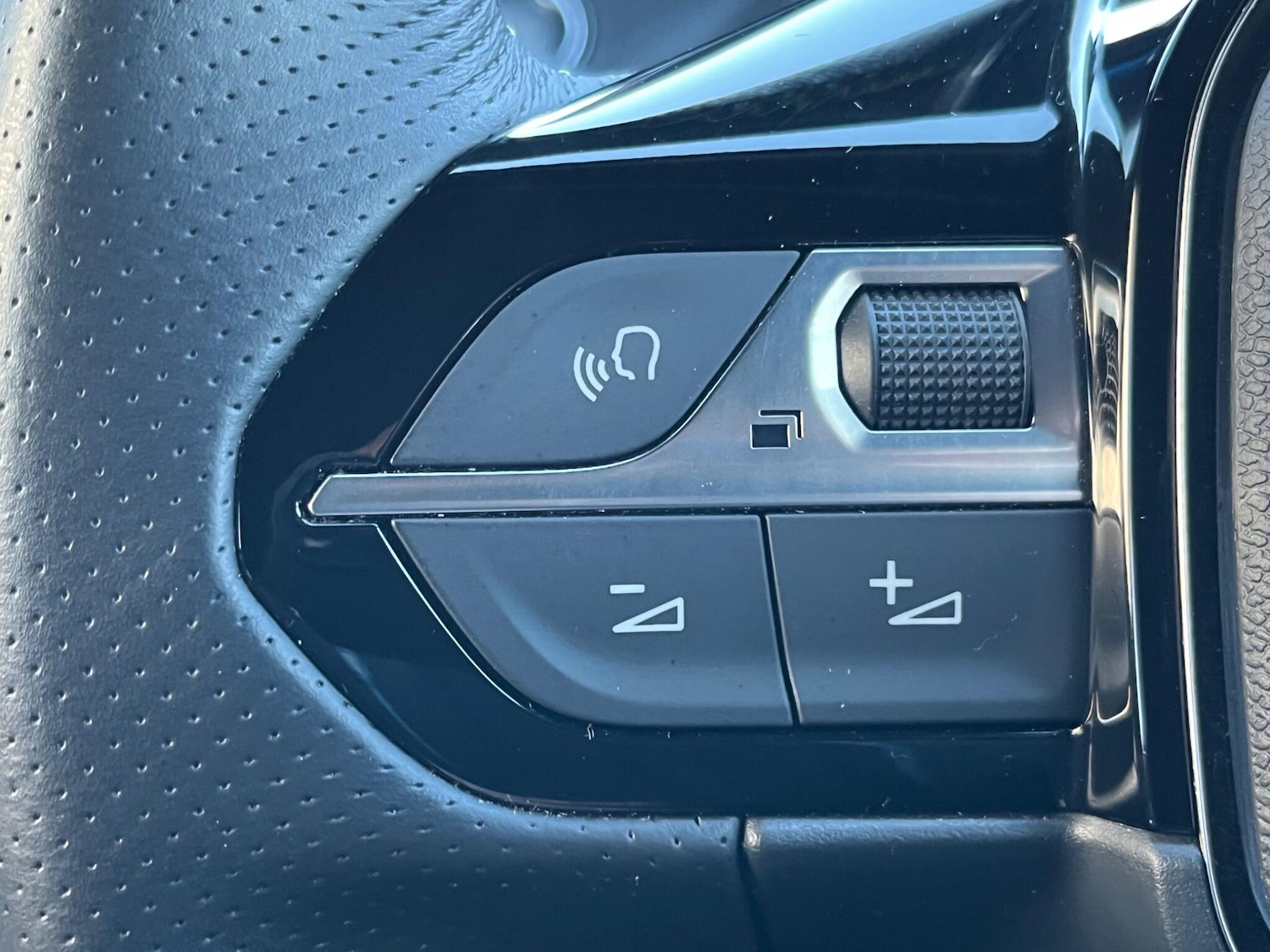 Used Peugeot 2008 2022 for sale - 76689301: Photo 61