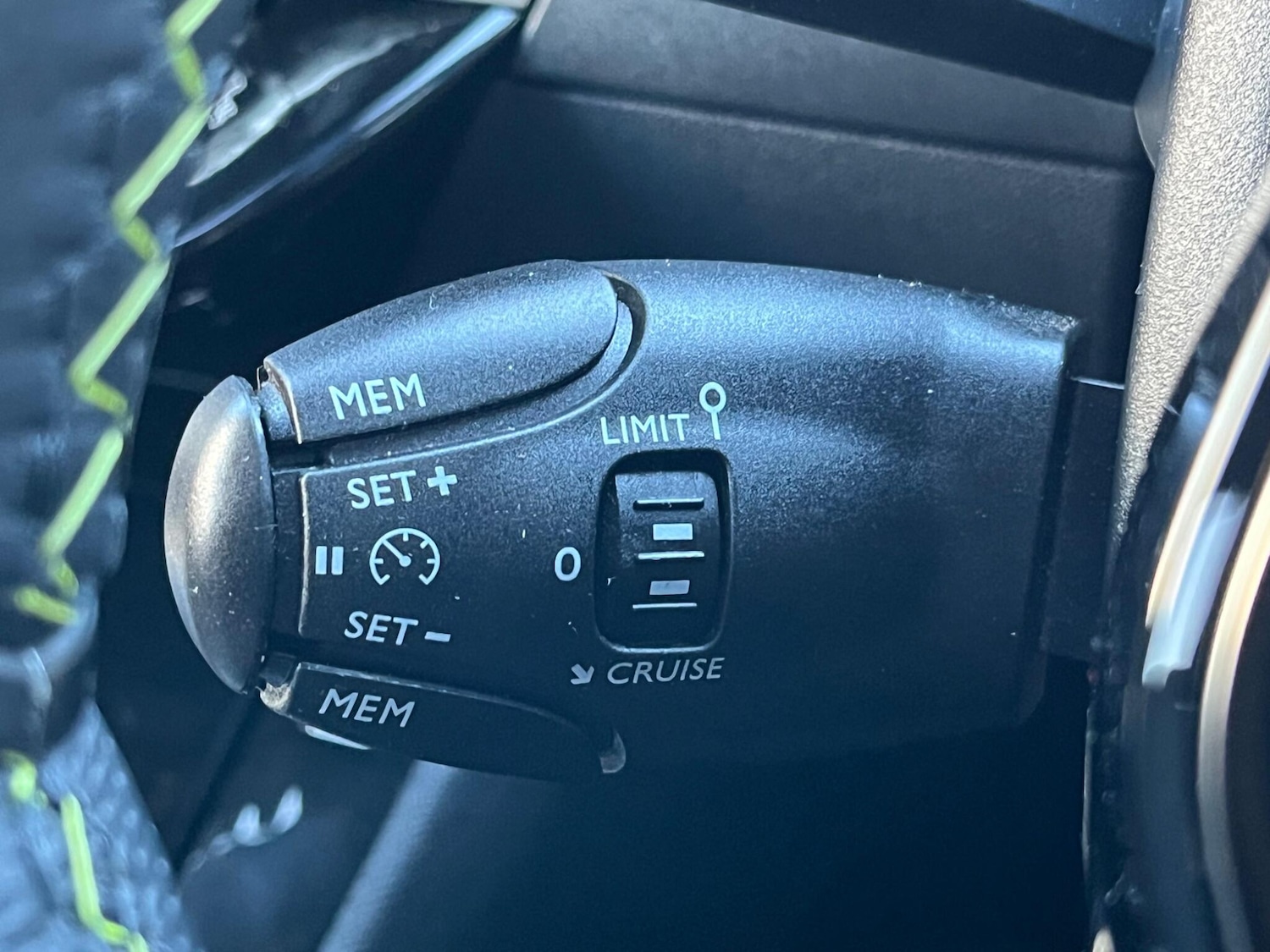 Used Peugeot 2008 2022 for sale - 76689301: Photo 64