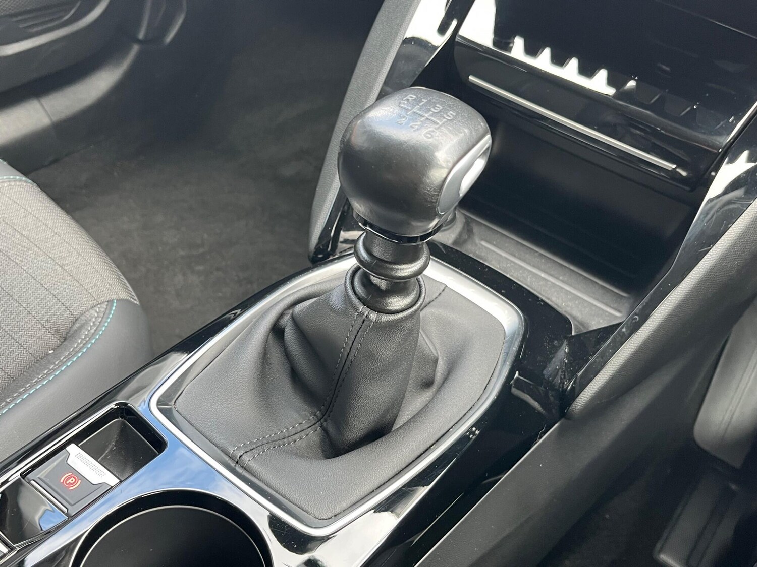 Used Peugeot 2008 2022 for sale - 76189614: Photo 40