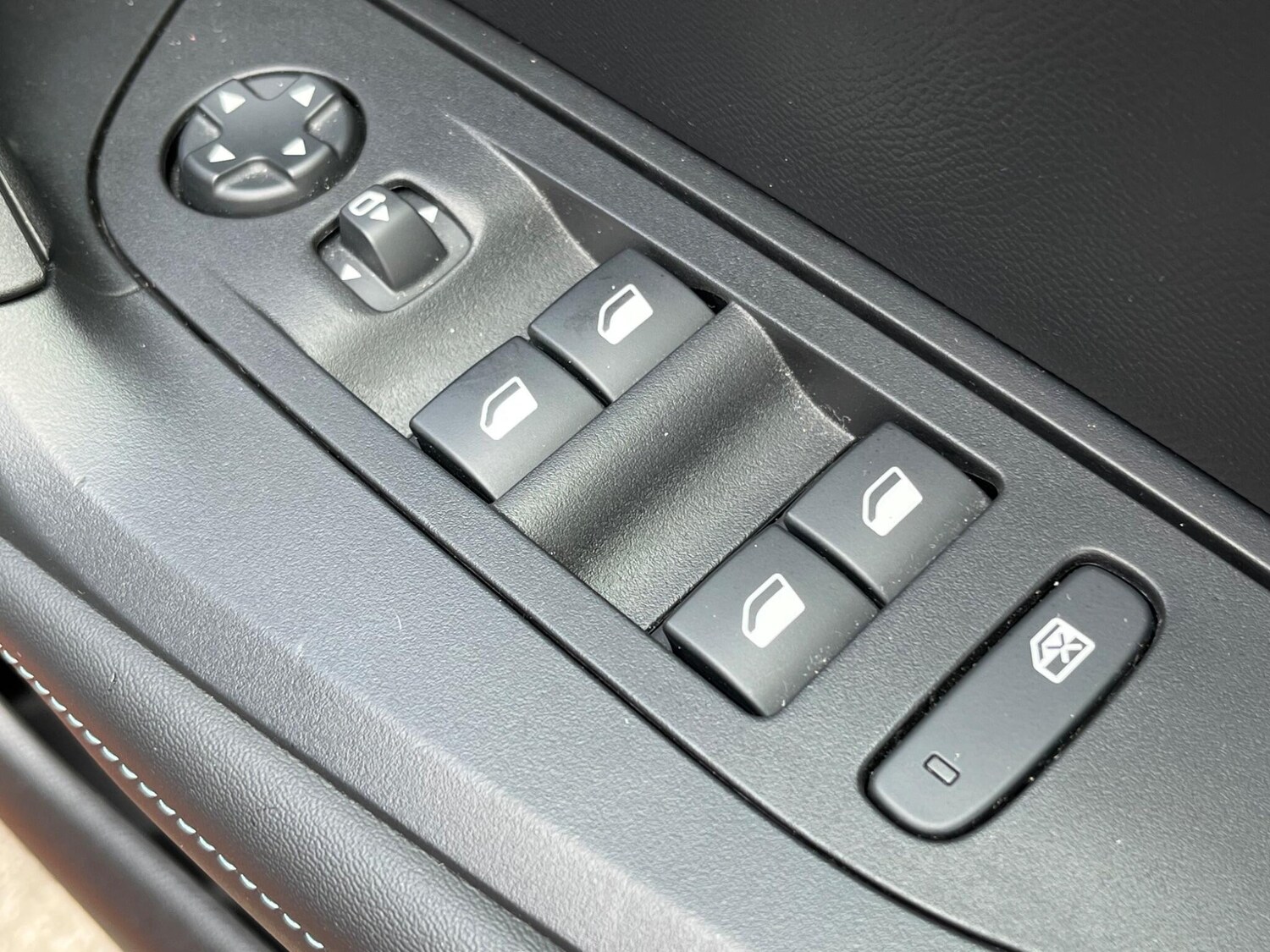 Used Peugeot 2008 2022 for sale - 76189614: Photo 52