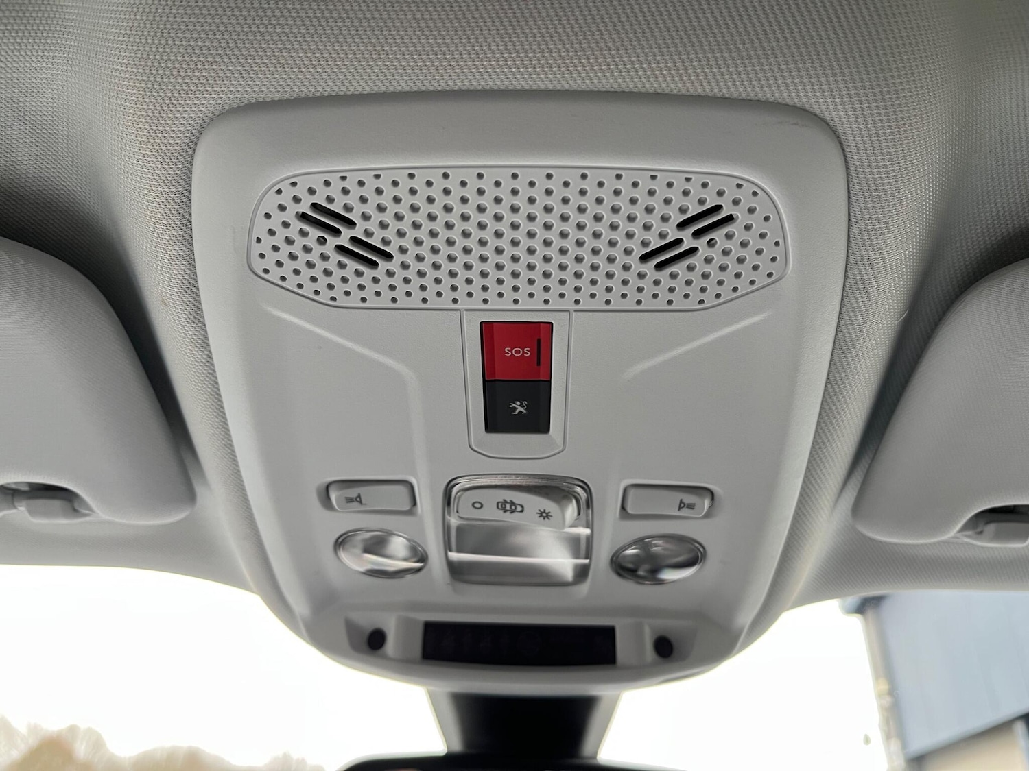 Used Peugeot E-2008 for sale - 76728138: Photo 57