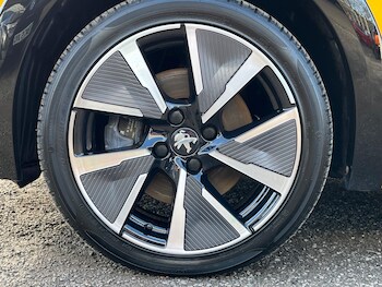 Used Peugeot E-208 2021 for sale - 76728147: Photo