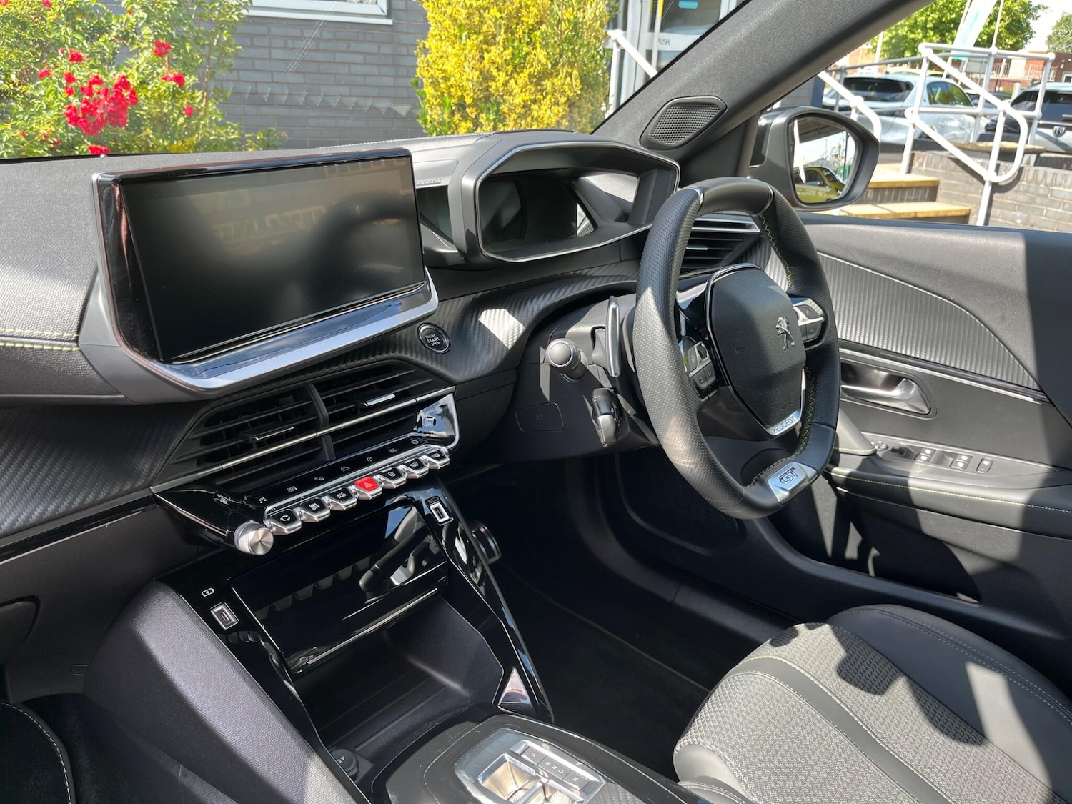 Used Peugeot 2008 2023 for sale - 76189959: Photo 3