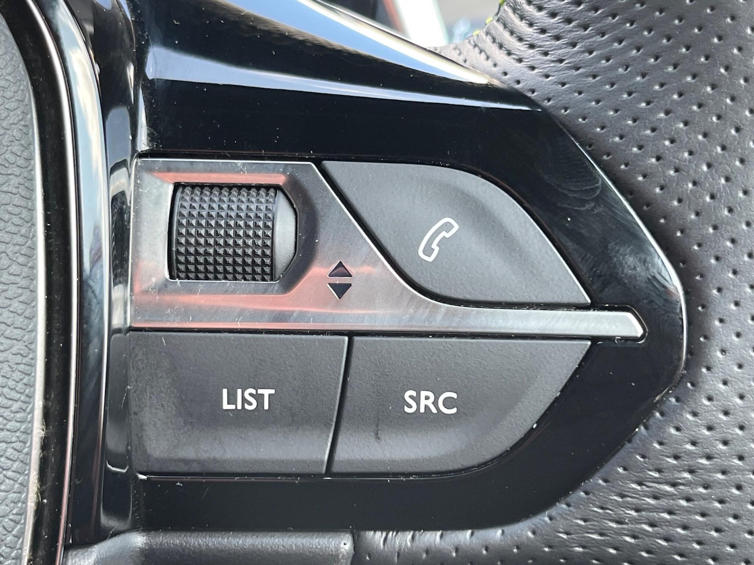 Used Peugeot 2008 2023 for sale - 76189959: Photo 49