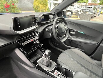 Used Peugeot 2008 2023 for sale - 76188787: Photo