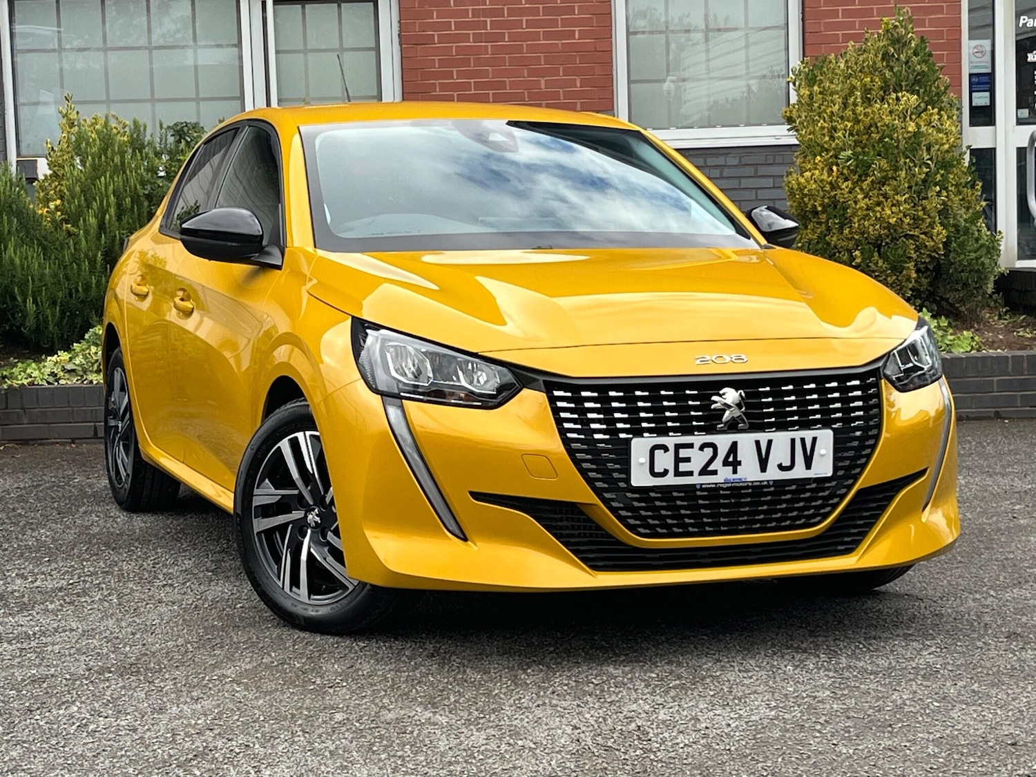 Used Peugeot 208 2024 for sale - 76189940: Photo 2