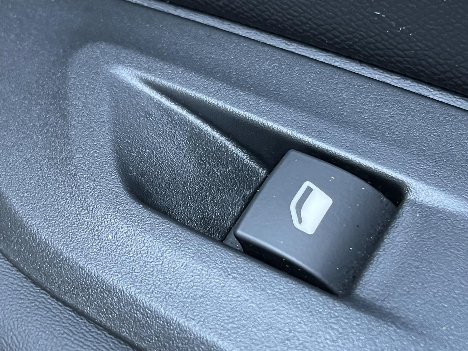 Used Peugeot 2008 2023 for sale - 76824300: Photo 25