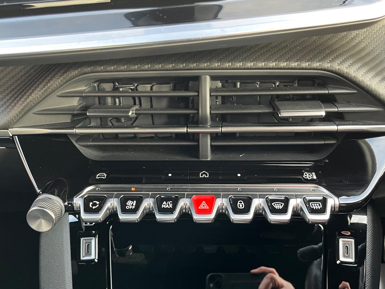 Used Peugeot 2008 2023 for sale - 76824300: Photo 36