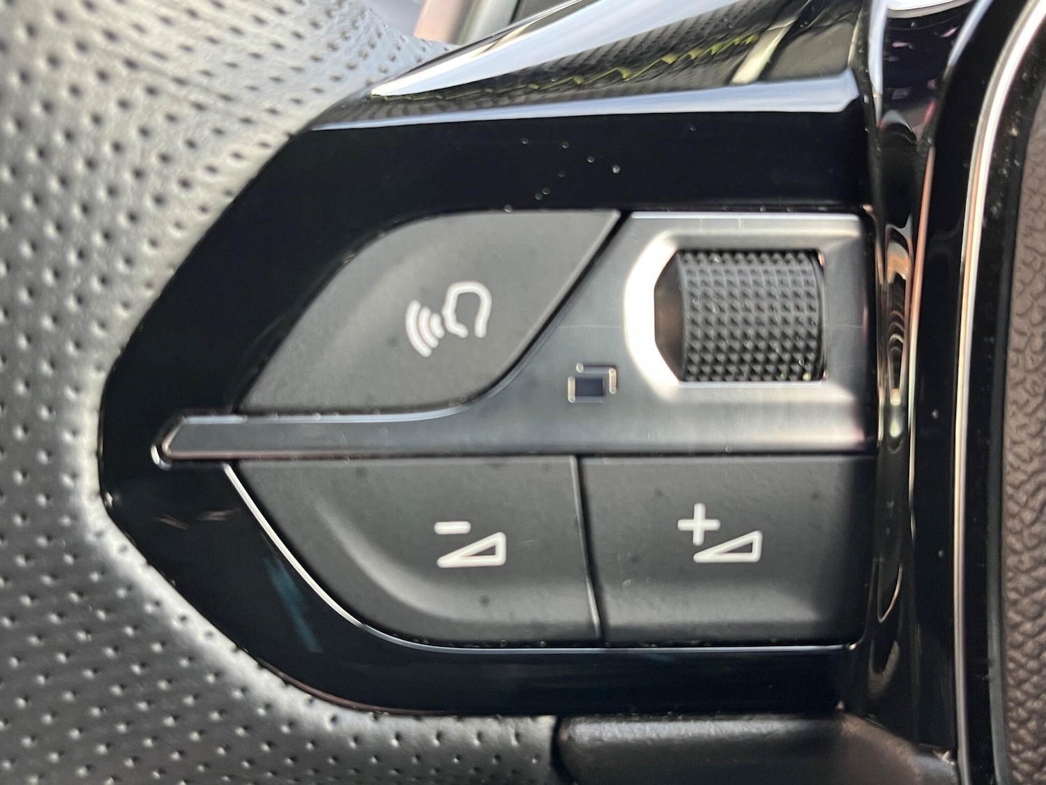 Used Peugeot 2008 2023 for sale - 76824300: Photo 43