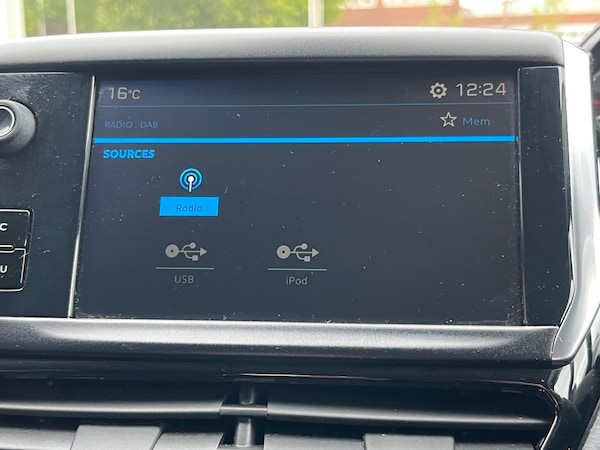 Used Peugeot 2008 2017 for sale - 76214038: Photo 20