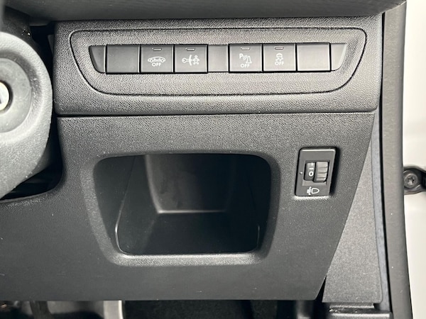 Used Peugeot 2008 2017 for sale - 76214038: Photo 30
