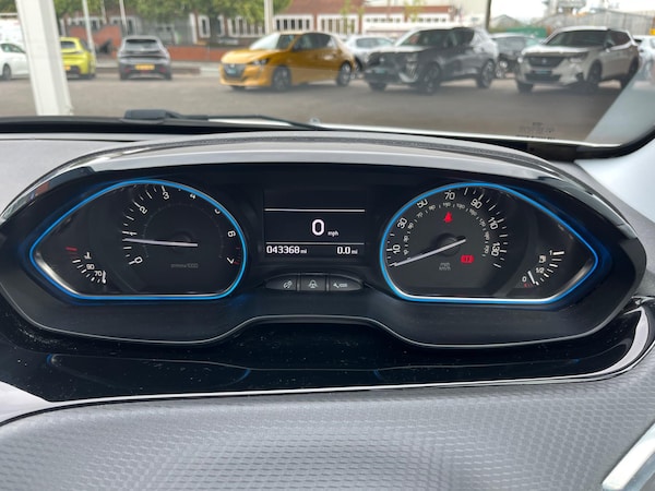 Used Peugeot 2008 2017 for sale - 76214038: Photo 48
