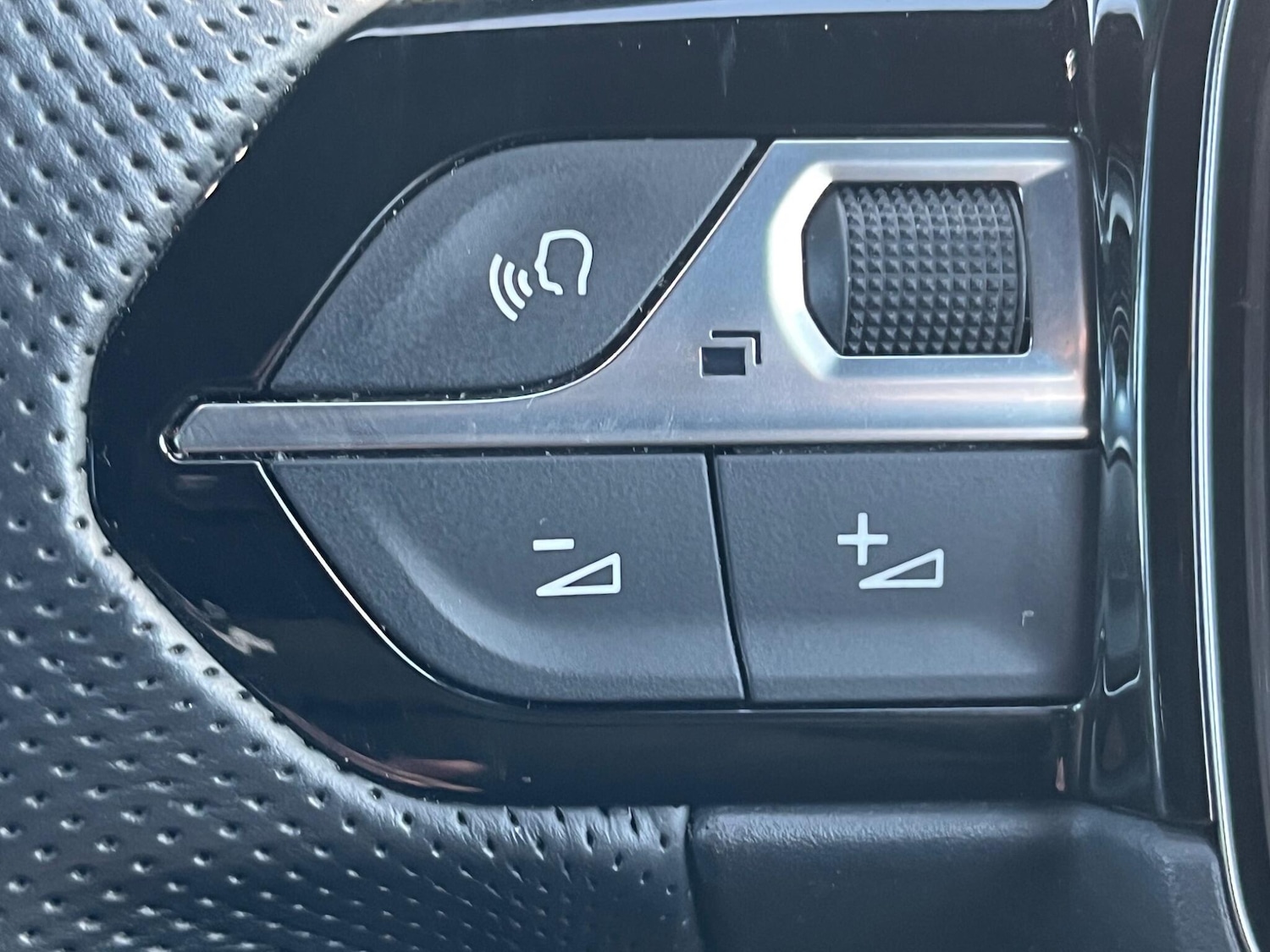 Used Peugeot 2008 2021 for sale - 76398772: Photo 57