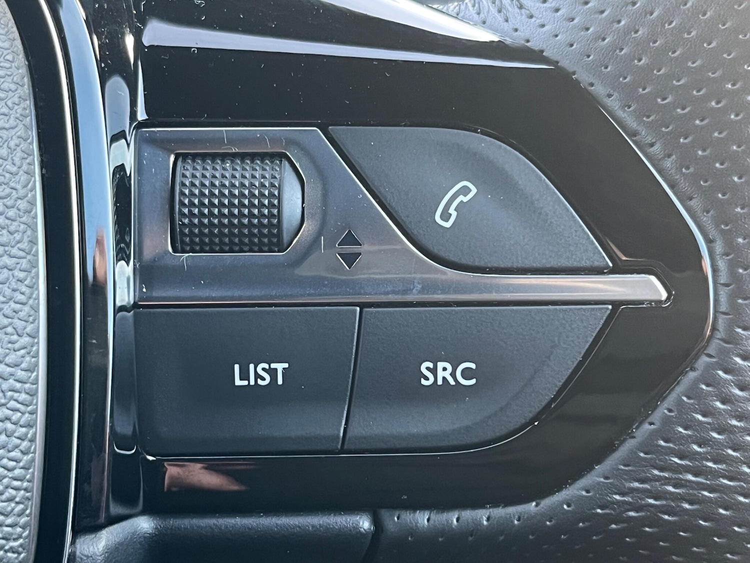 Used Peugeot 2008 2021 for sale - 76398772: Photo 59