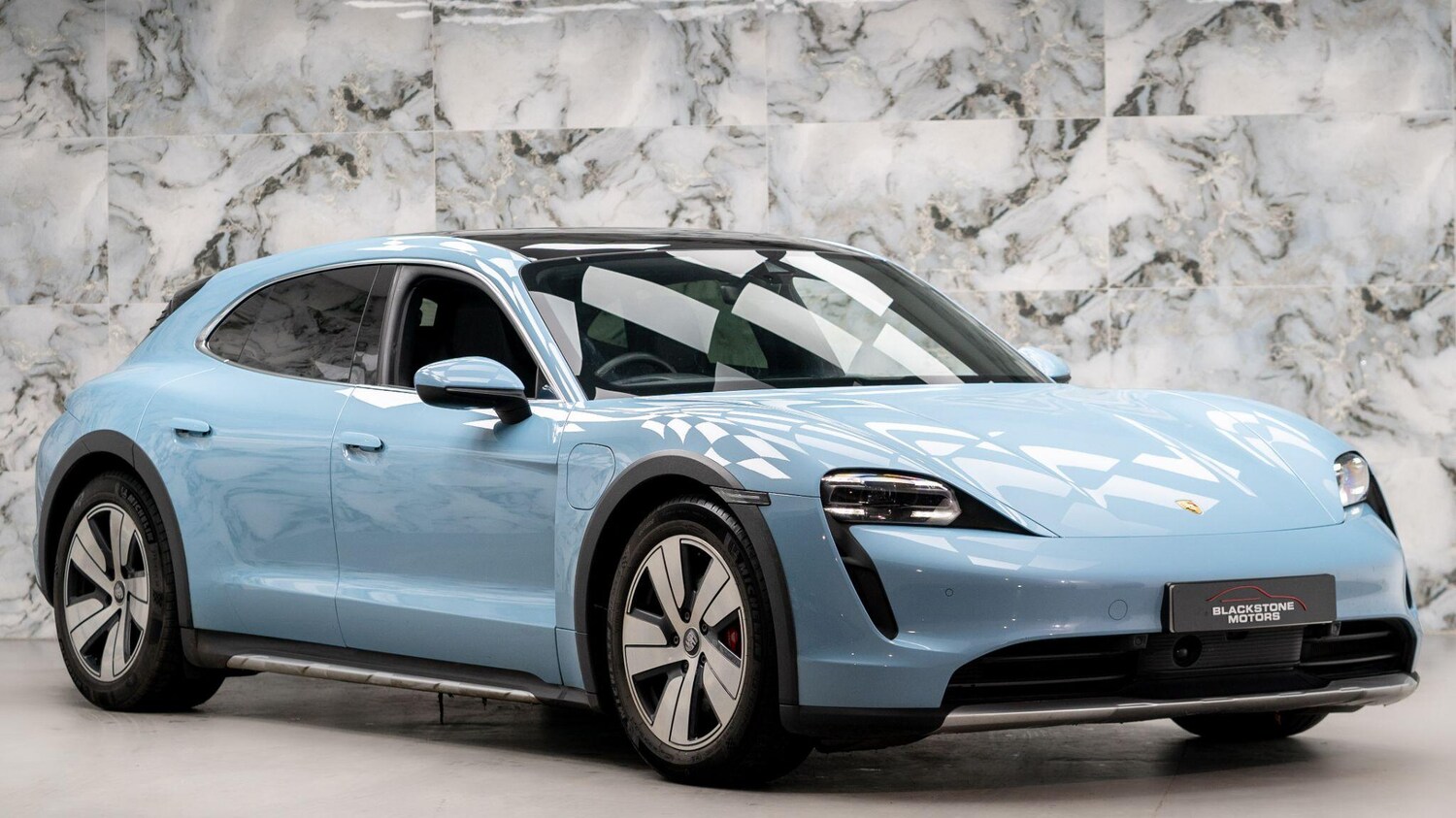 Used Porsche Taycan 2021 for sale - 76619927: Photo 1