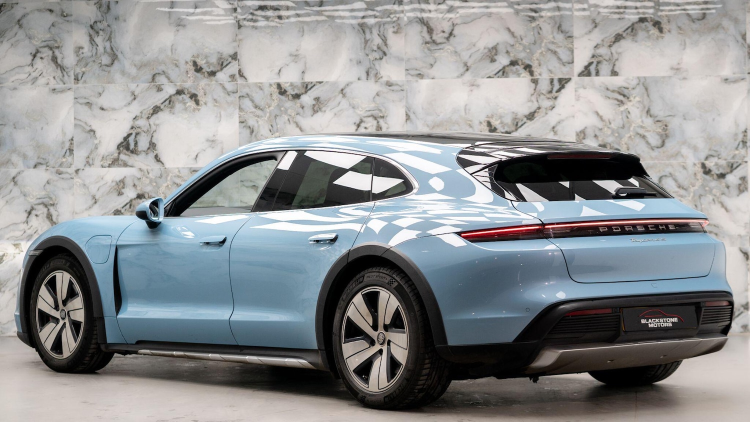 Used Porsche Taycan 2021 for sale - 76619927: Photo 6