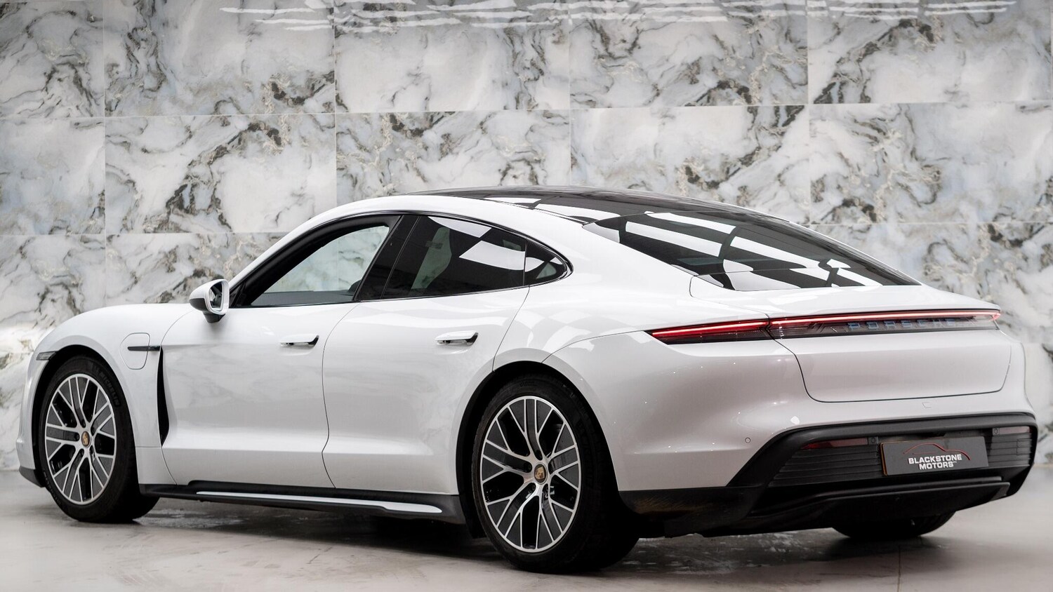 Used Porsche Taycan 2021 for sale - 76499551: Photo 14