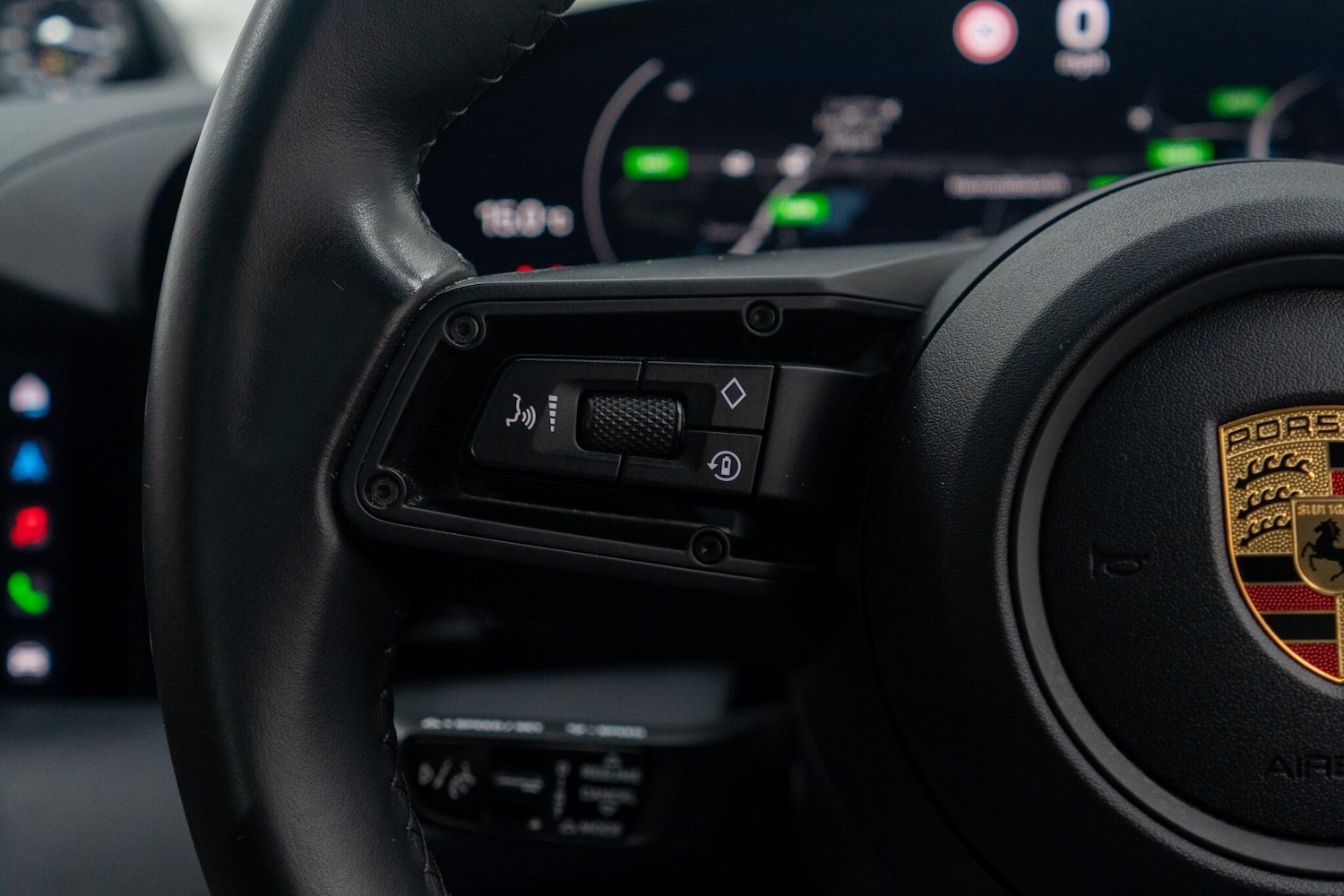 Used Porsche Taycan 2021 for sale - 76499551: Photo 16