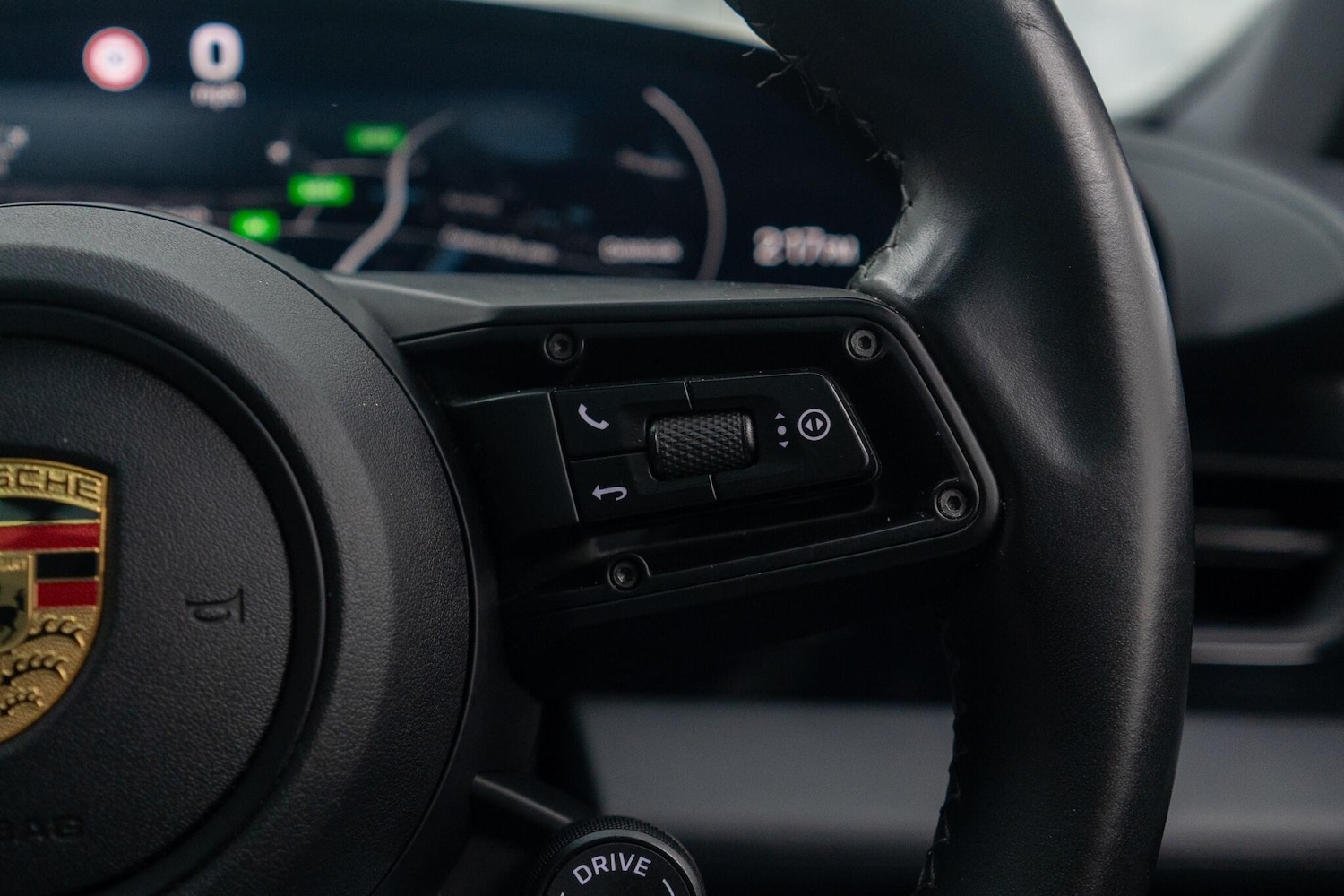 Used Porsche Taycan 2021 for sale - 76499551: Photo 17