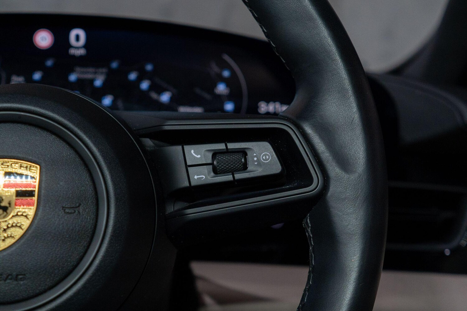 Used Porsche Taycan 2023 for sale - 78185093: Photo 17