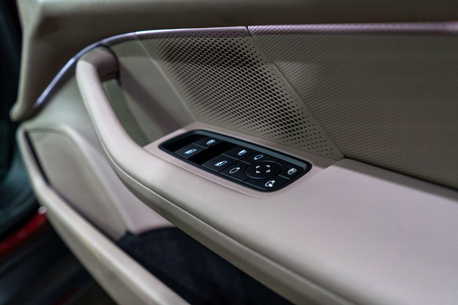 Used Porsche Taycan 2023 for sale - 78185093: Photo 31