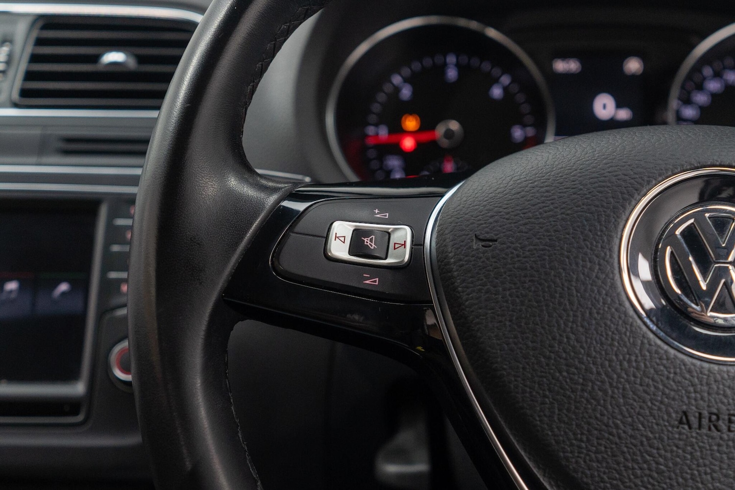 Used Volkswagen Polo 2015 for sale - 77425747: Photo 14