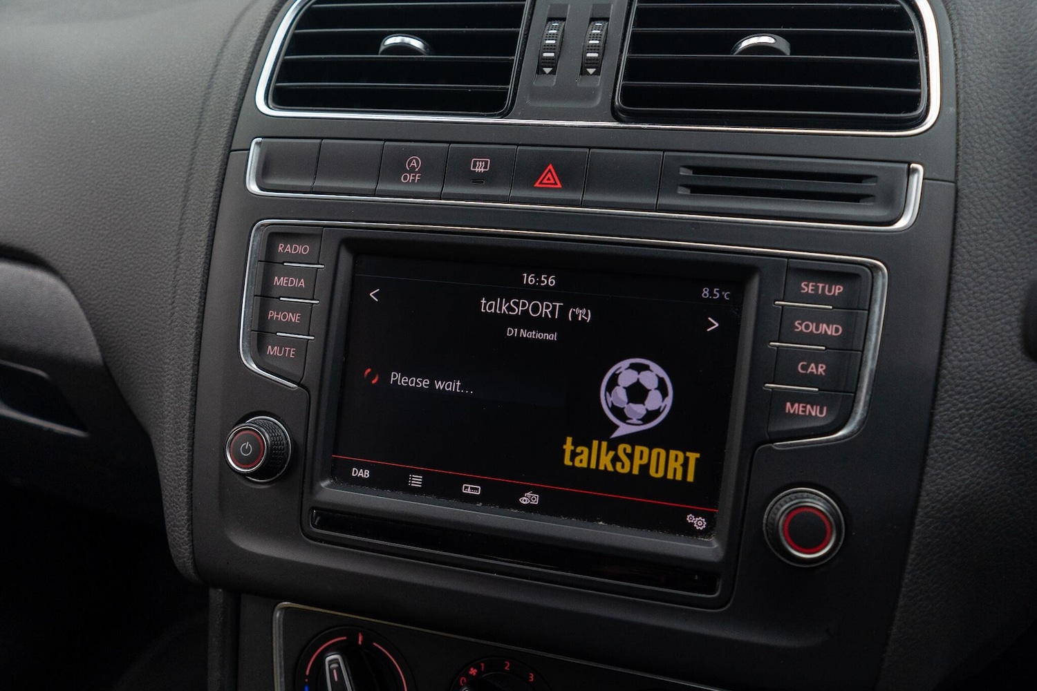 Used Volkswagen Polo 2015 for sale - 77425747: Photo 18