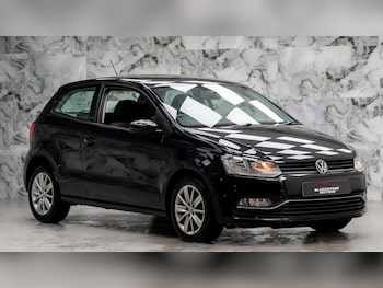 Used Volkswagen Polo 2015 for sale - 77425747: Photo