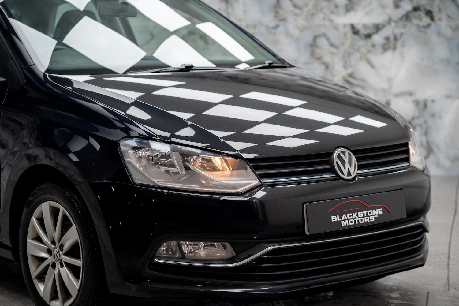 Used Volkswagen Polo 2015 for sale - 77425747: Photo 2