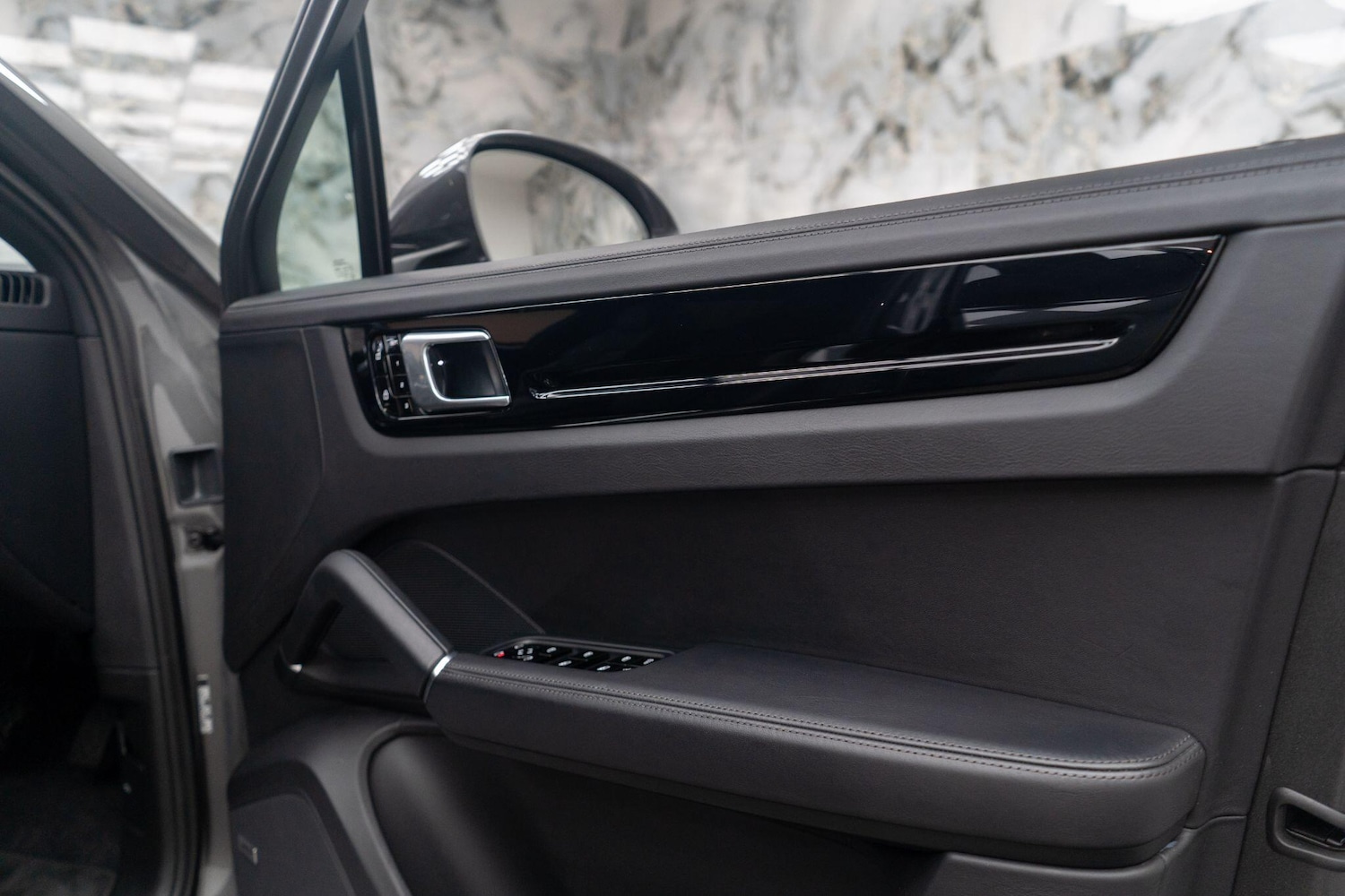 Used Porsche Cayenne 2019 for sale - 76584930: Photo 31