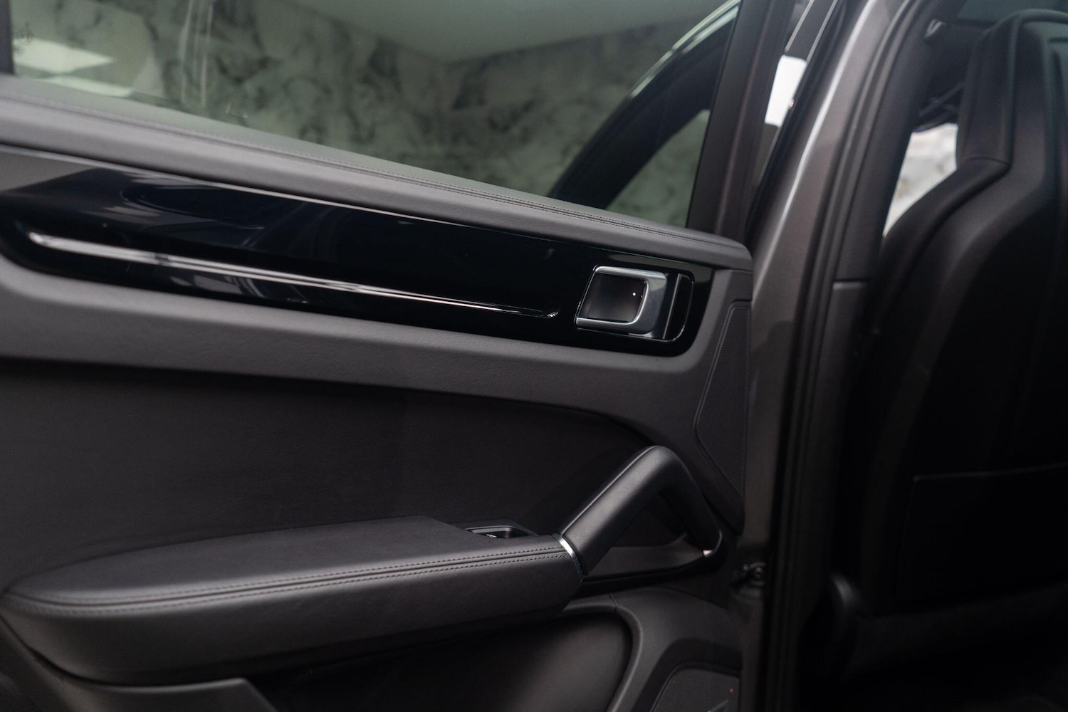 Used Porsche Cayenne 2019 for sale - 76584930: Photo 41