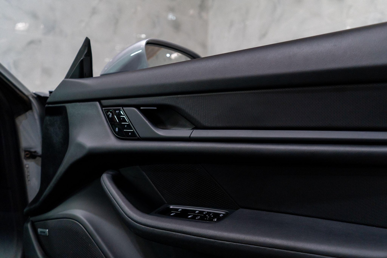 Used Porsche Taycan 2020 for sale - 78185284: Photo 27