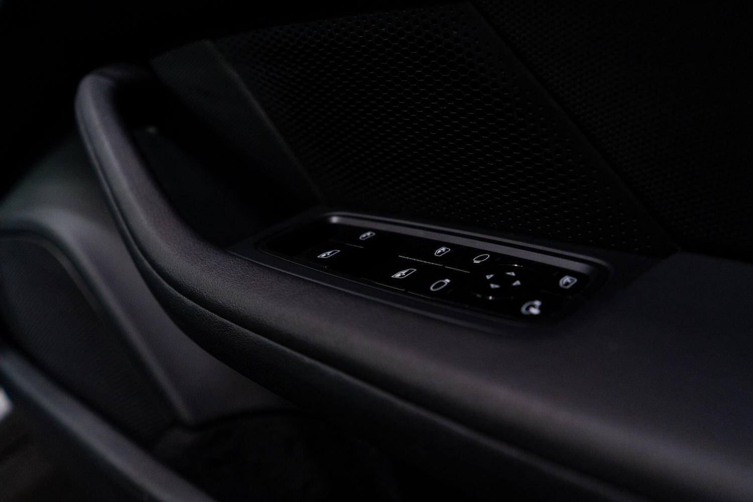 Used Porsche Taycan 2020 for sale - 78185284: Photo 28