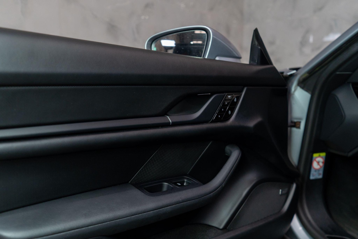 Used Porsche Taycan 2020 for sale - 78185284: Photo 35