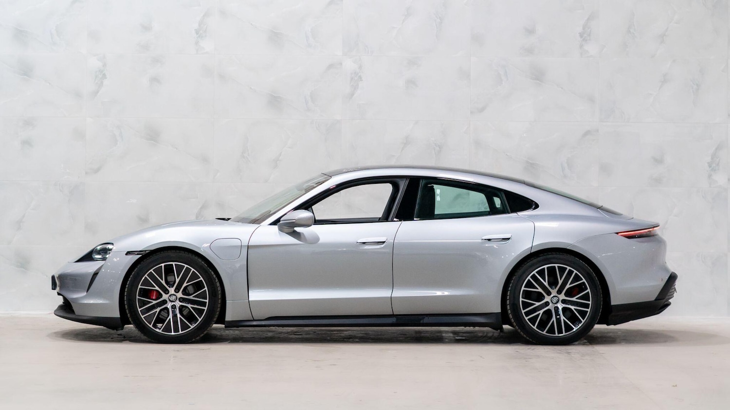 Used Porsche Taycan 2020 for sale - 78185284: Photo 7