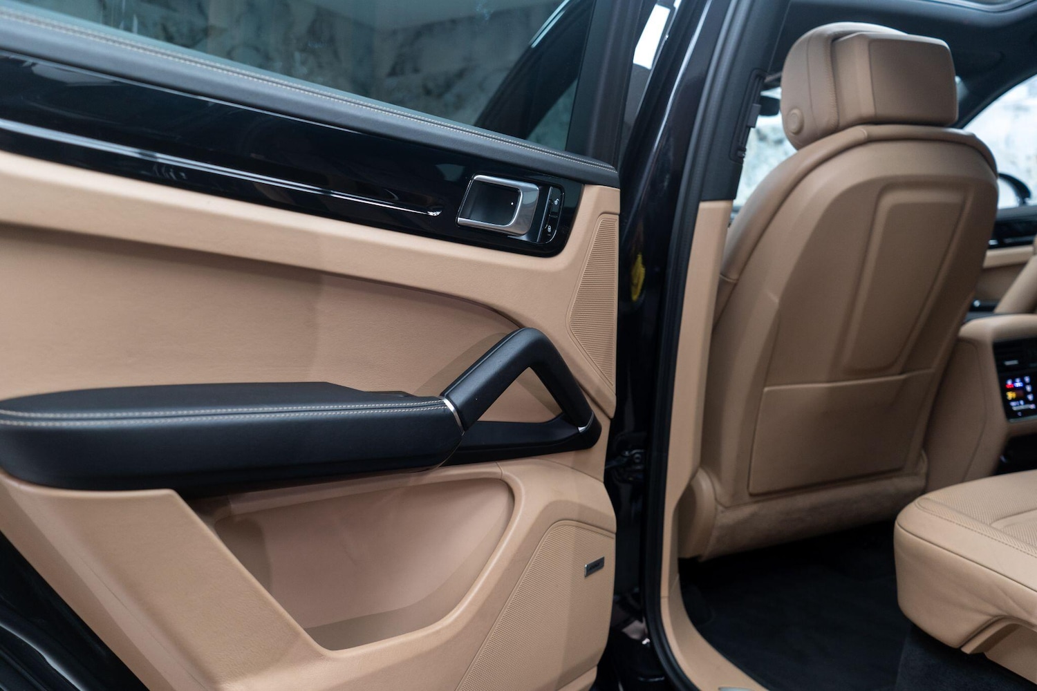 Used Porsche Cayenne 2018 for sale - 76989319: Photo 41