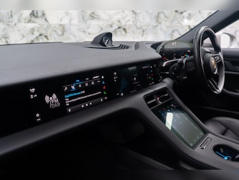 Used Porsche Taycan 2021 for sale - 76499488: Photo