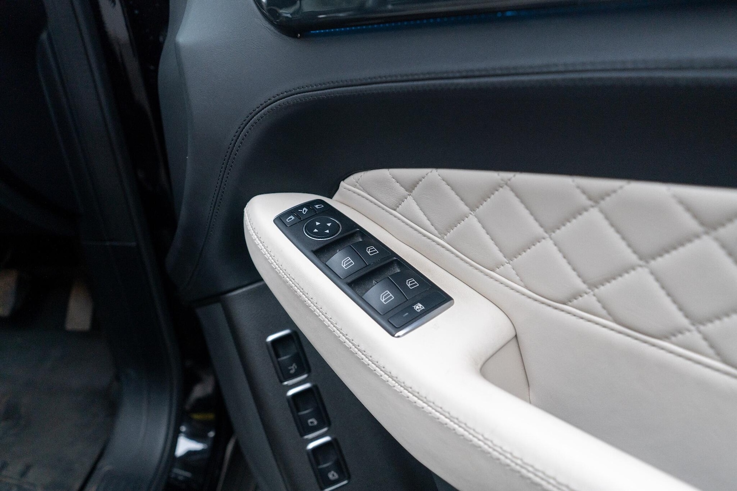 Used Mercedes-Benz GLS 2018 for sale - 76619763: Photo 35