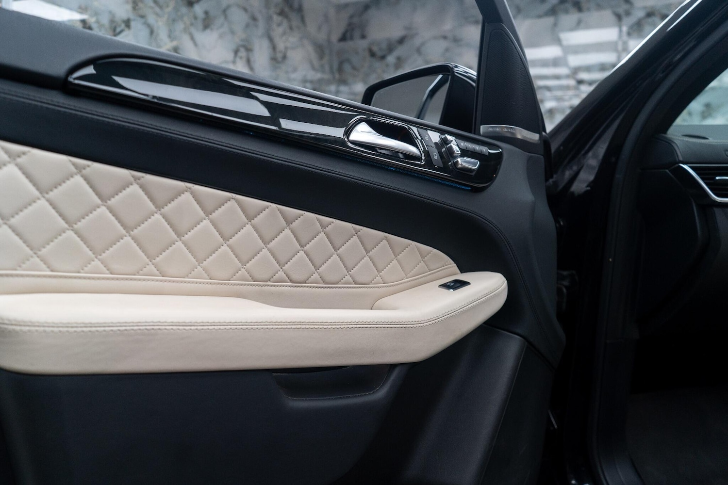 Used Mercedes-Benz GLS 2018 for sale - 76619763: Photo 42