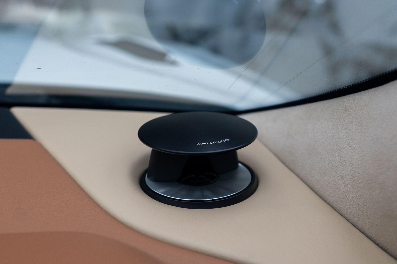 Used Aston Martin DB11 2016 for sale - 76473221: Photo 3