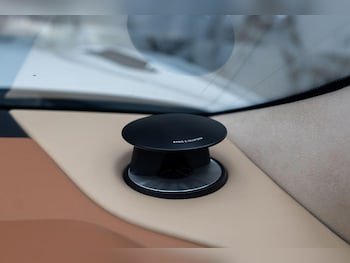 Used Aston Martin DB11 2016 for sale - 76473221: Photo