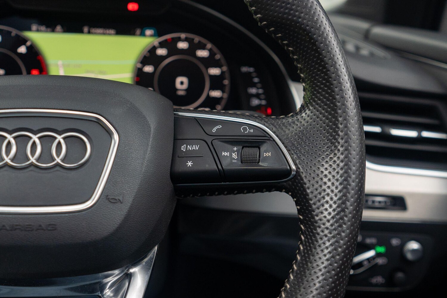 Used Audi Q7 2015 for sale - 76633807: Photo 36